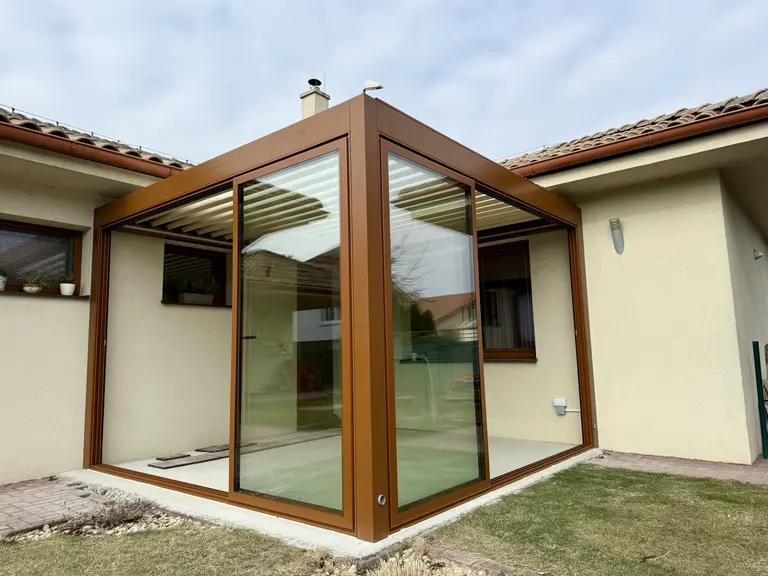 Bioklimatické pergoly a zipscreeny